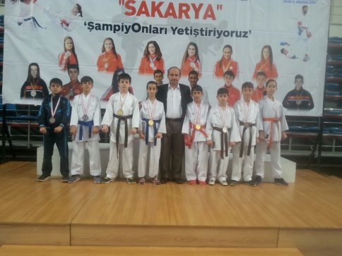 Okullar Arası Karate Şampiyonası Düzenlendi