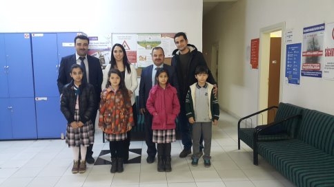 Atatürk ilk ve Orta Okulu Tıp Bayramı’nda İlçe Sağlık Müdürlüğünü Ziyaret etti