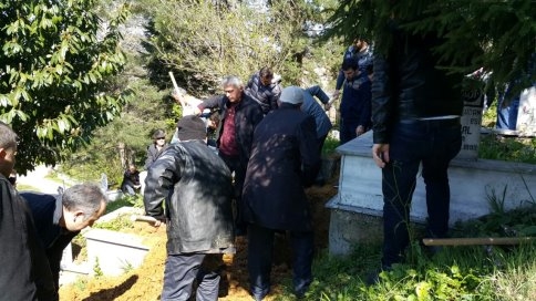 Şenol Bedir'in Annesi Defnedildi