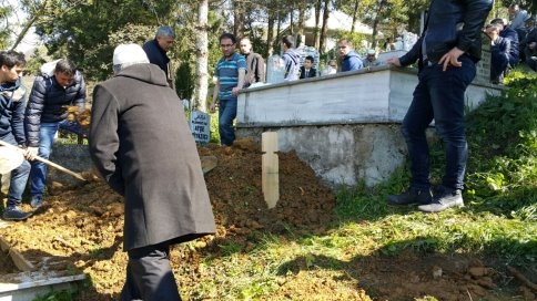 Şenol Bedir'in Annesi Defnedildi