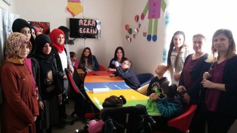 Özel Öğrencilere Özel  Boyama Önlükleri