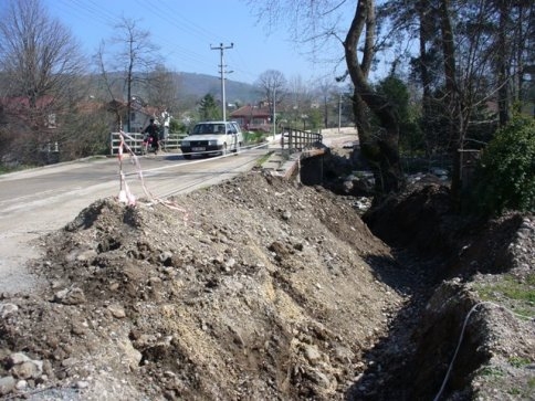 Akyazı Kuzulukta Su İsale Hattı Çalışması Sürüyor