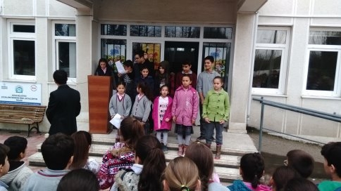 Öğrenciler Şehitlerimizi Mezarları Başında Andı