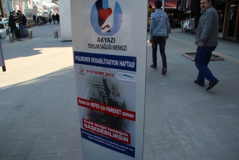 Akyazı İlçe Sağlık Ekipleri Çarşı İçinde Sağlık Taraması Yaptı