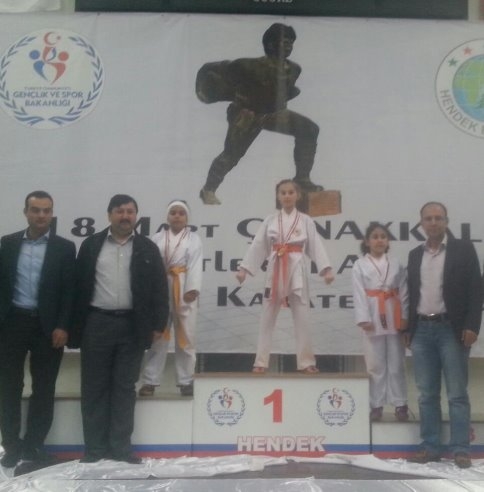 Akyazılı Karateciler Madalyaya Doymuyor