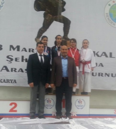 Akyazılı Karateciler Madalyaya Doymuyor