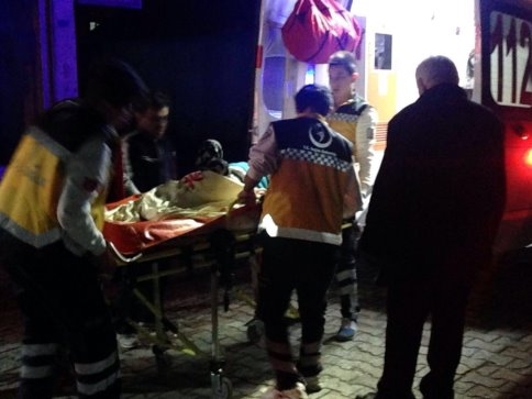 Yaşlı Kadın Düşerek Yaralandı