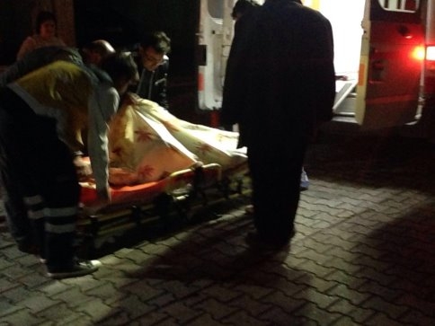 Yaşlı Kadın Düşerek Yaralandı