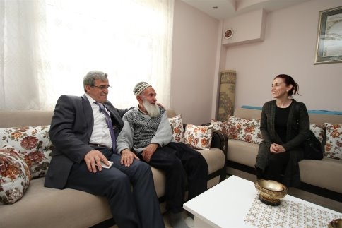 Başkan Akcan’dan Yaşlılar Haftasında Anlamlı Ziyaretler