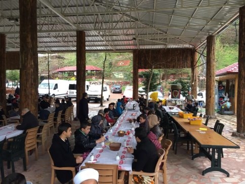 Akyazı Halkı Yetim Projesine Destek Verdi.