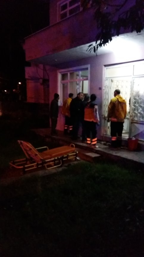 Evde Yemek Pişiren Kadın Hastanelik Oldu