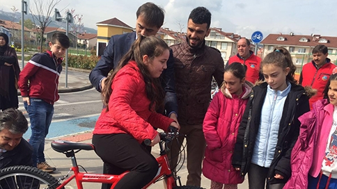 50 yetime 50 bisikleti Kenan Sofuoğlu dağıttı