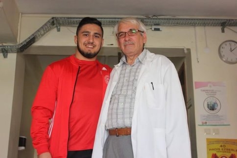 Semih Yazıcıya Bir Madalyada Okuduğu Okuldan Verildi