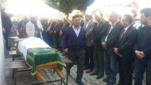 Temel Sandıkçının Eşi Defnedildi