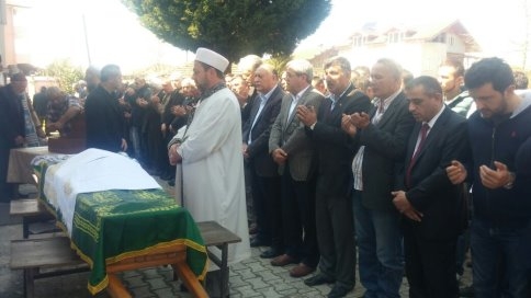 Temel Sandıkçının Eşi Defnedildi