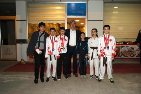 Başkan Akcan Sporcu ve Aileleri ile Yemekte Buluştu