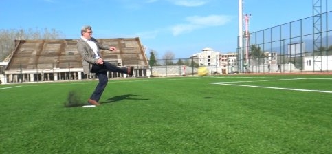 İlk Şutu Başkan Çekti. Vurdu Gol Oldu !