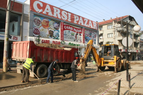 Yol Çalışmaları Devam Ediyor