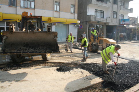 Yol Çalışmaları Devam Ediyor