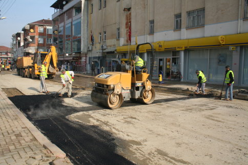 Yol Çalışmaları Devam Ediyor