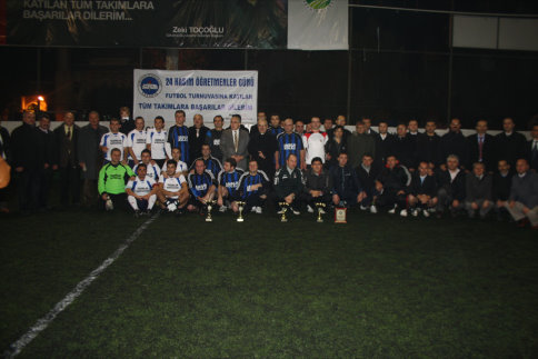 Akyazı E.M.L Öğretmenler Şampiyon oldu.