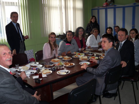 İnönü  İlköğretim Okulu Öğretmenler Gününü Kutladı