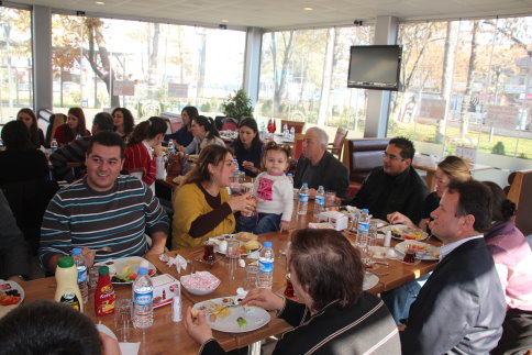 İnönü İlköğretim Okulu Öğretmenleri Sabah Kahvaltısında Bir Araya Geldi