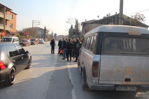 Akyazı Ada Caddesinde Meydana gelen kazada 1 kişi yaralandı.