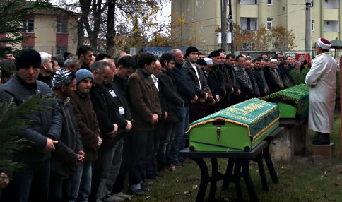 Yangında Ölen Baba Oğul Toprağa Verildi