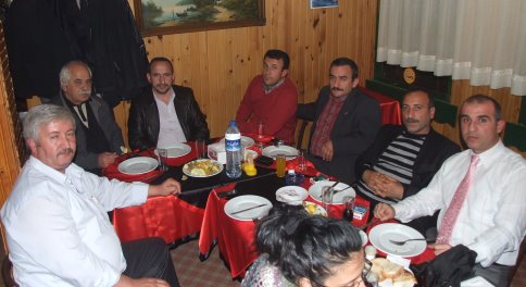 Dokurcun Lisesi Öğretmenleri Yemekte Bir Araya Geldi