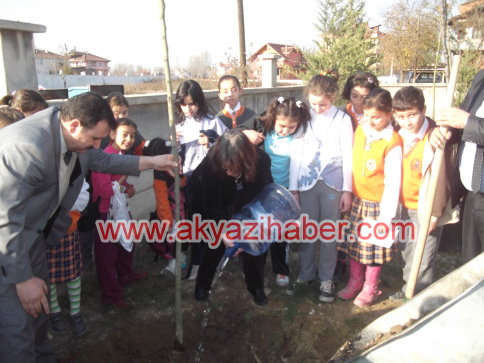 Yazar Ayşe Yamaç'a Sürpriz Yaptılar