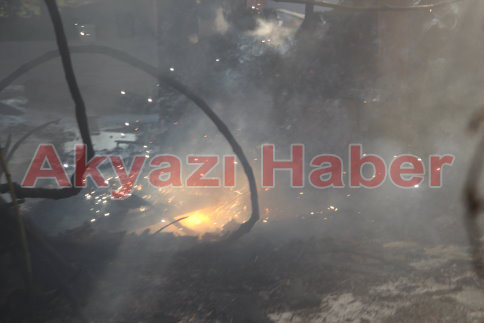 Kuzuluk'ta Çıkan Yangın Evlere Sıçramadan Söndürüldü