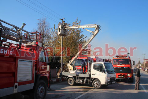 Kuzuluk'ta Çıkan Yangın Evlere Sıçramadan Söndürüldü