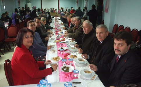 Cumhuriyet Anaokulundan Aşure İkramı