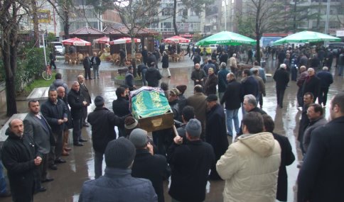 Özdemir Ailesinin Anne Acısı