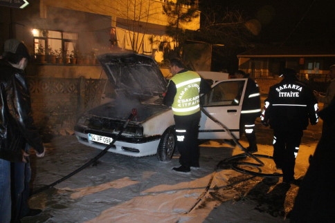 Akyazı'da Araç Yangını