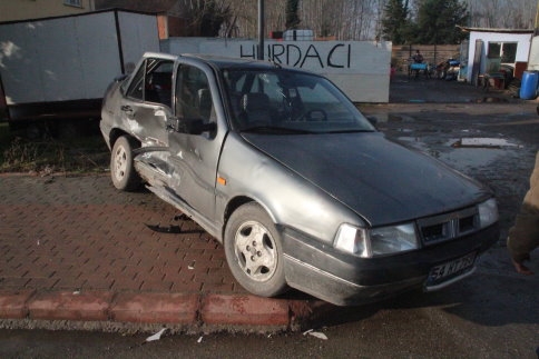 Sanayi Sitesi Girişinde Trafik Kazası