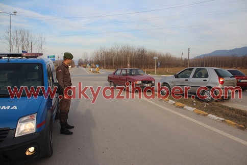 Akyazı - Küçücek Kavşağında yaralamalı trafik kazası