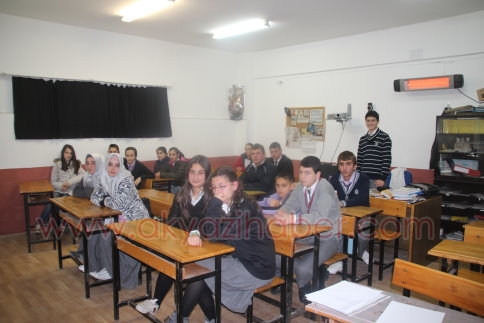 Okul Meclisi Başkanı Sorunları Dinledi