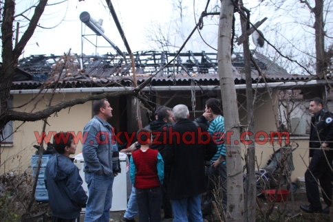 Cinoğlu Sokak’ta ev yangını
