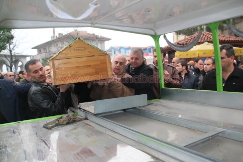 İsmet Kaliç  Toprağa Verildi.