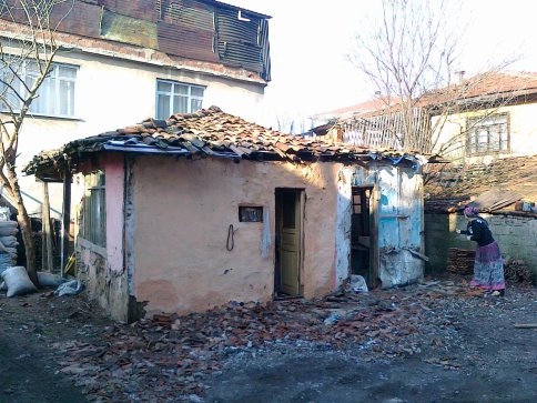 Hasarlı Binalrın Yıkımına Devam Ediliyor…