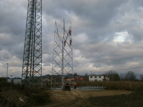 Akyazı’da baz istasyonları mantar gibi çoğalıyor. 
