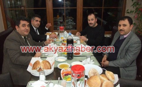 Şampiyon Öğrenciler Yemekle Ödüllendirildi