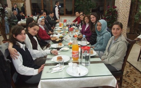 Şampiyon Öğrenciler Yemekle Ödüllendirildi