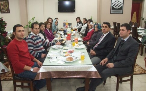 Şampiyon Öğrenciler Yemekle Ödüllendirildi