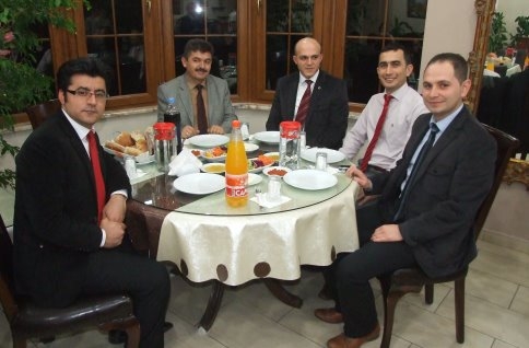 Şampiyon Öğrenciler Yemekle Ödüllendirildi