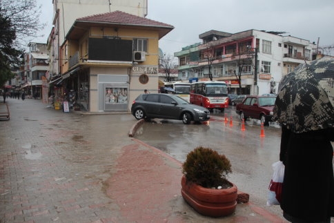 Duraklar Yine Eski Halinde