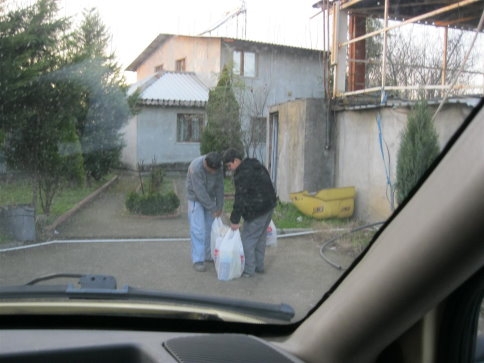 Akyazı Belediyesinden Vanlı Kardeşlerimiz’e Yardım