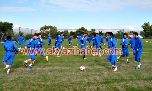 As Akyazı Takımı İki Futbolcuyu Renklerine Kattı